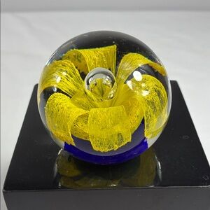 Vtg Art Glass Round Paperweight Yellow Flower Blue Base Center Bubble